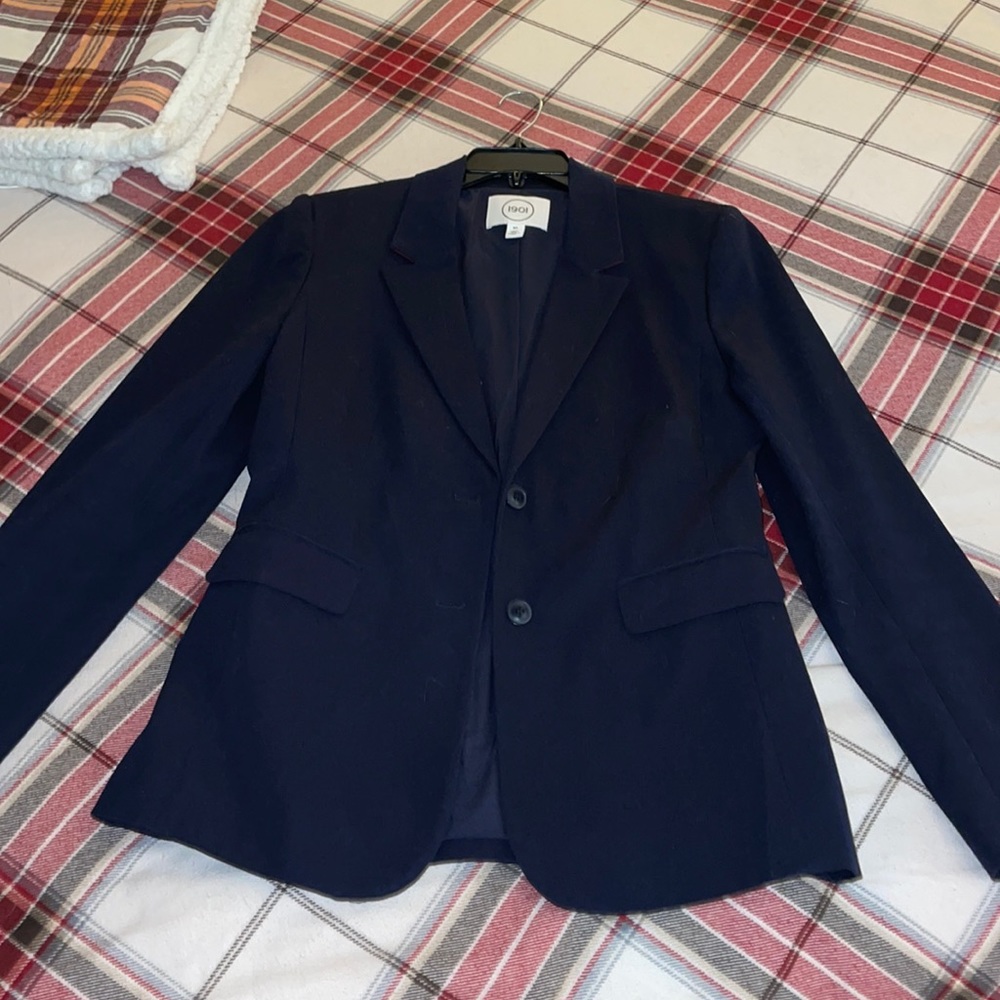 1901 Classic navy blazer